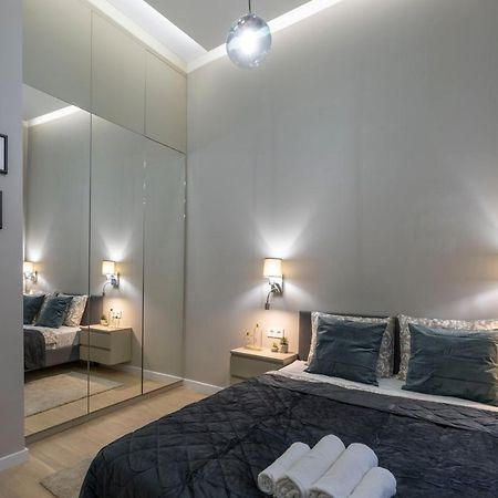 Luxurious & Spacious Central Residence With Balcony Budapest Eksteriør billede