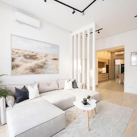 Luxurious & Spacious Central Residence With Balcony Budapest Eksteriør billede