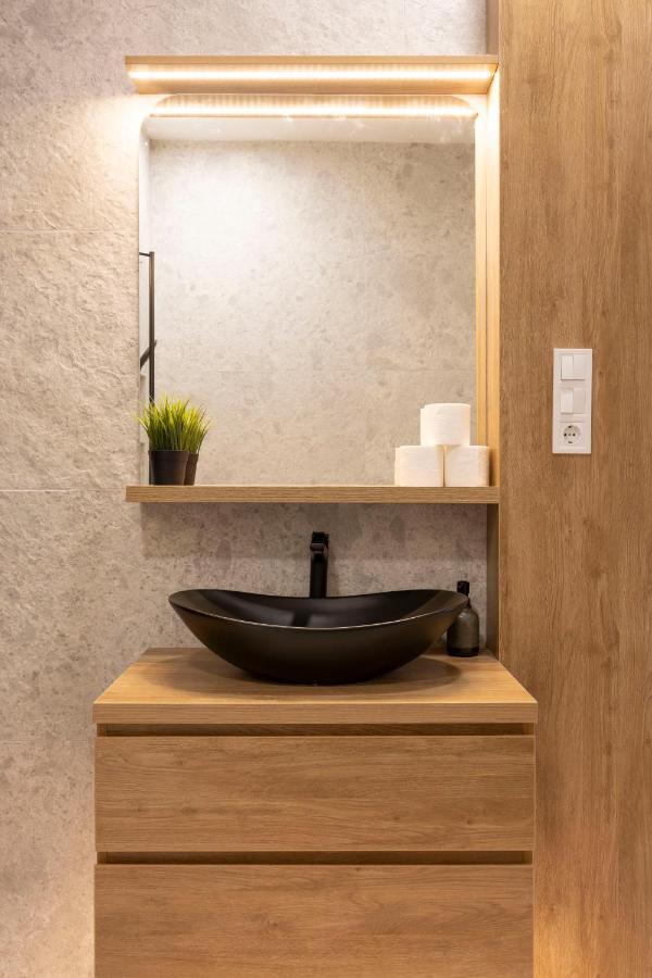 Luxurious & Spacious Central Residence With Balcony Budapest Eksteriør billede