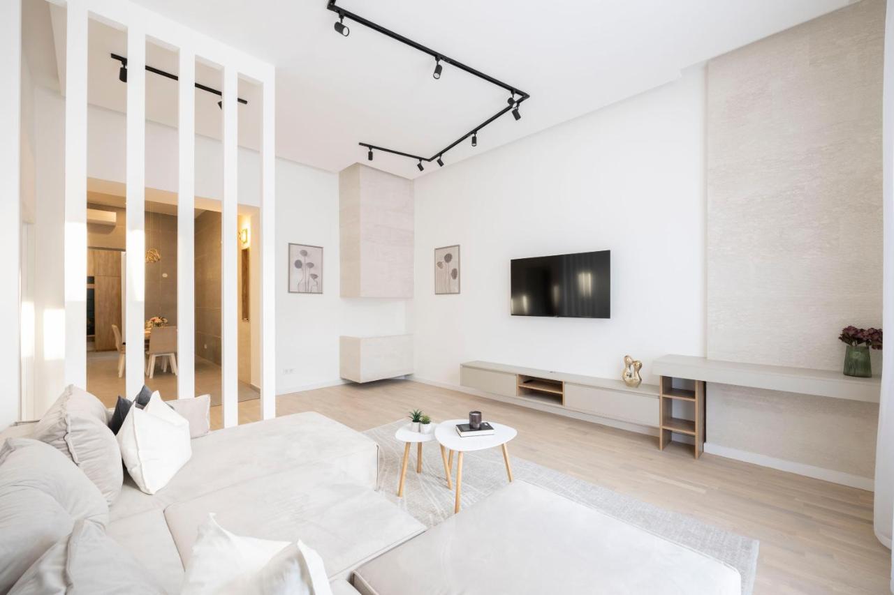 Luxurious & Spacious Central Residence With Balcony Budapest Eksteriør billede
