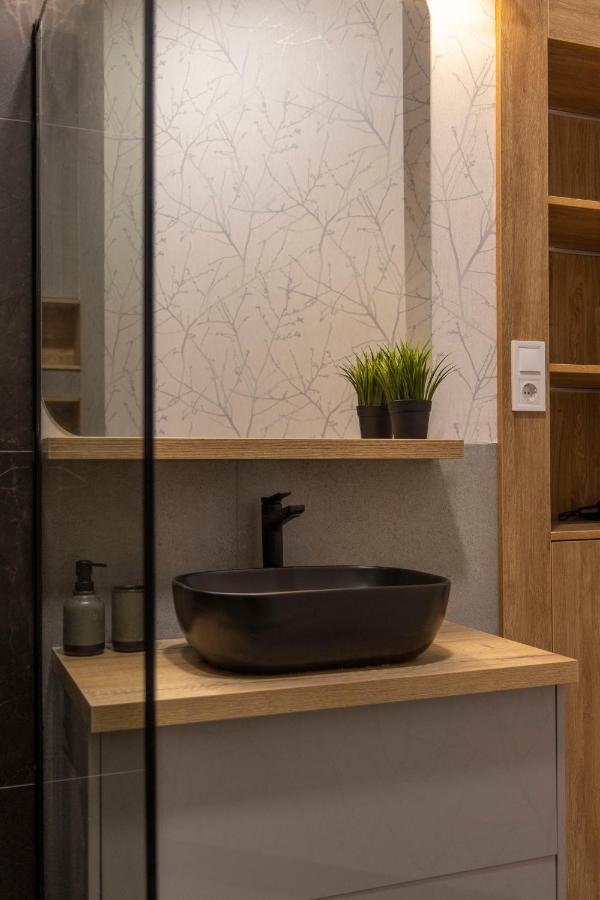 Luxurious & Spacious Central Residence With Balcony Budapest Eksteriør billede