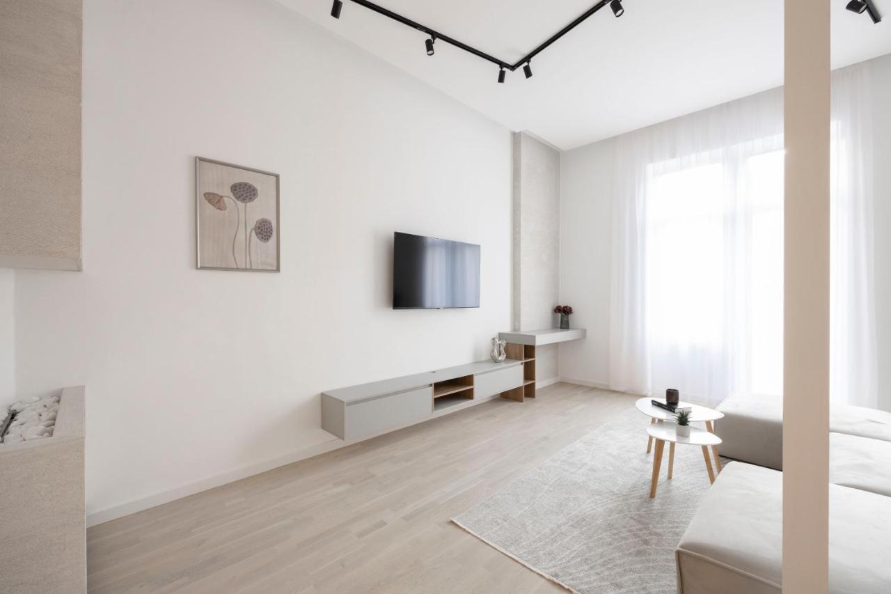Luxurious & Spacious Central Residence With Balcony Budapest Eksteriør billede