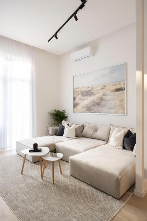 Luxurious & Spacious Central Residence With Balcony Budapest Eksteriør billede